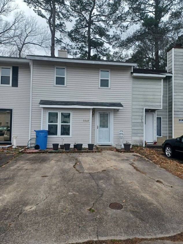 3545 Radford Cir, Chesapeake, VA 23321 Townhome Rentals in Chesapeake