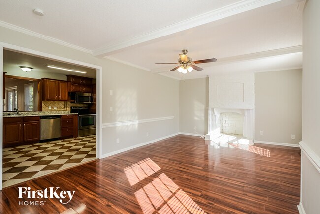 Building Photo - 5302 Broadmoor Pl