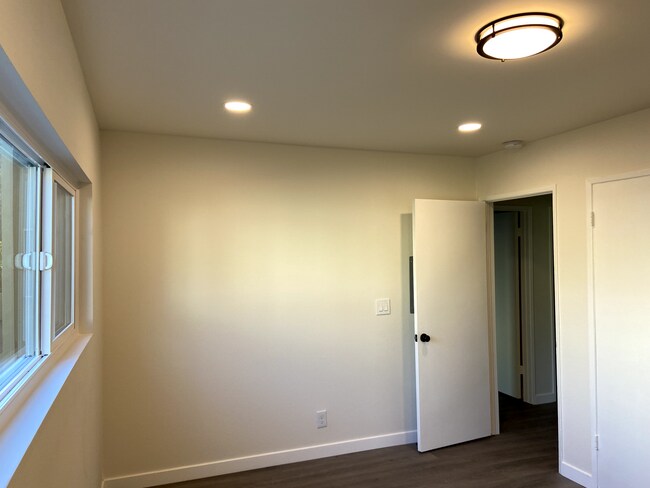 Foto del edificio - 4921 Indian Wood Rd