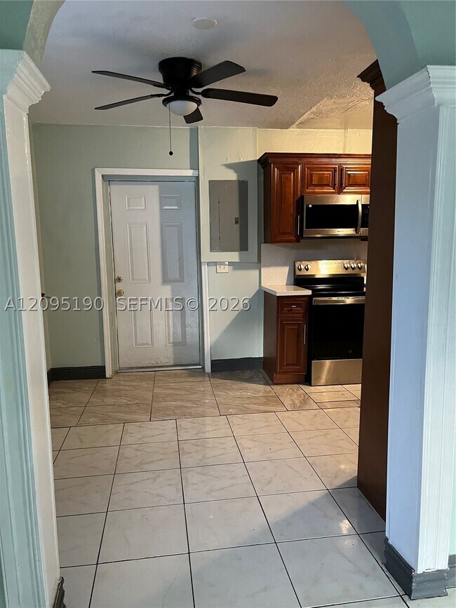 Foto del edificio - 12715 NW 10th Ave