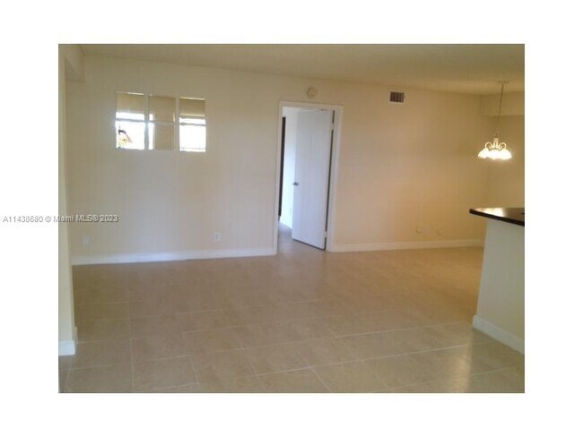 Building Photo - 7620 Westwood Dr