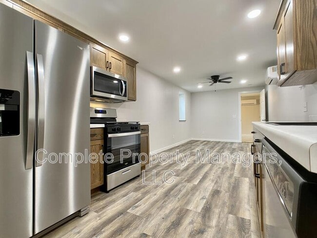 Foto del edificio - 423 Adams Ave