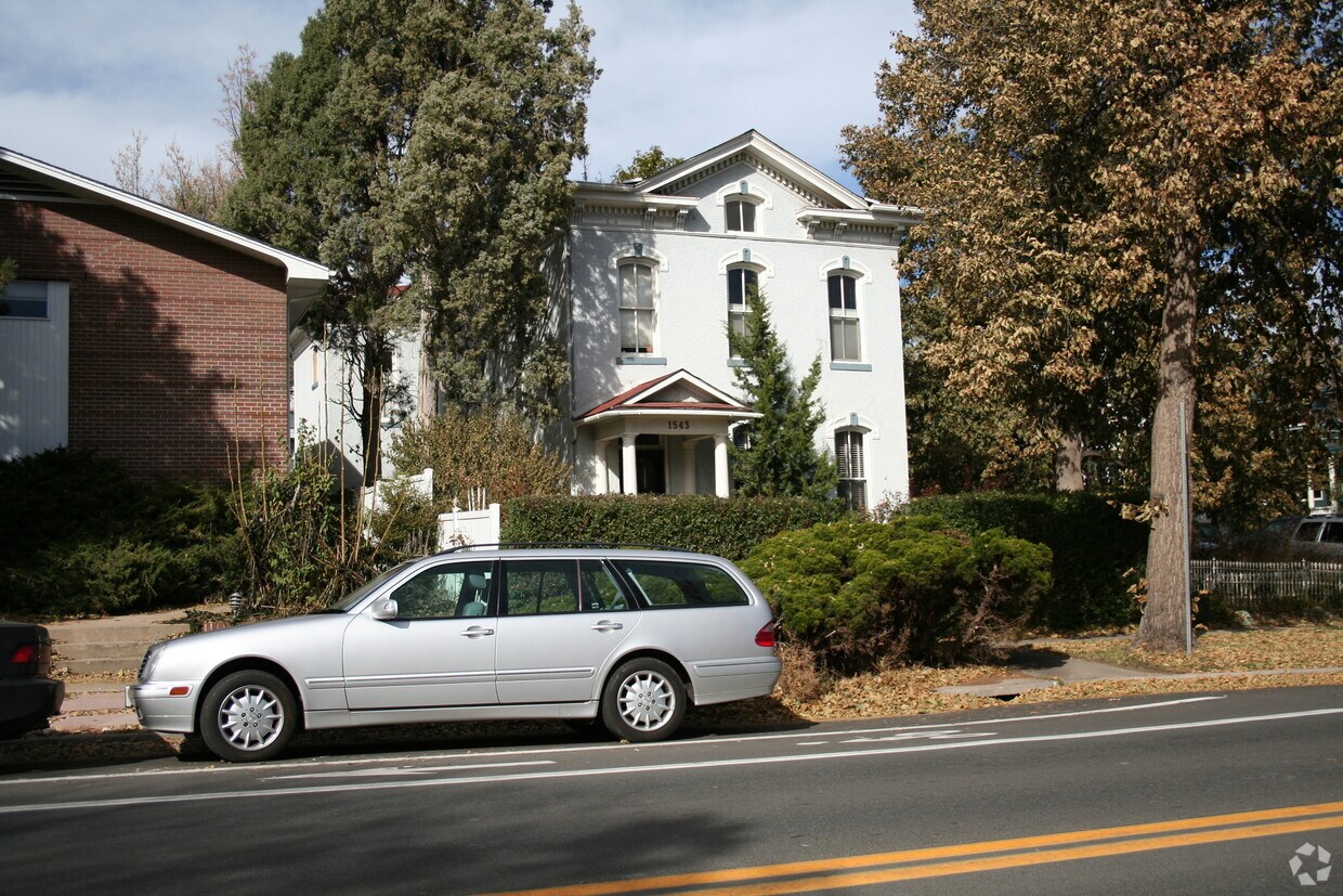 Building Photo - 1543 Pine St