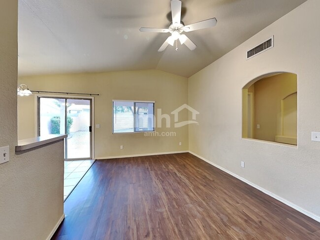 Foto del edificio - 8271 S Via del Forjador