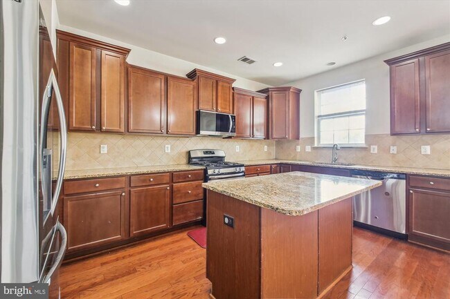 Building Photo - 632 Highland Farms Cir
