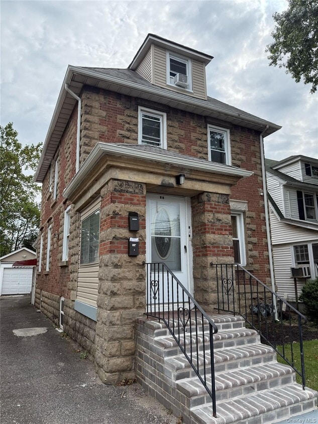 Primary Photo - 51 Depan Ave