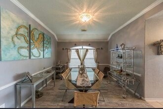 Building Photo - 814 N Elder Grove Dr