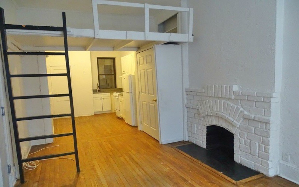 Primary Photo - 9 Morton St