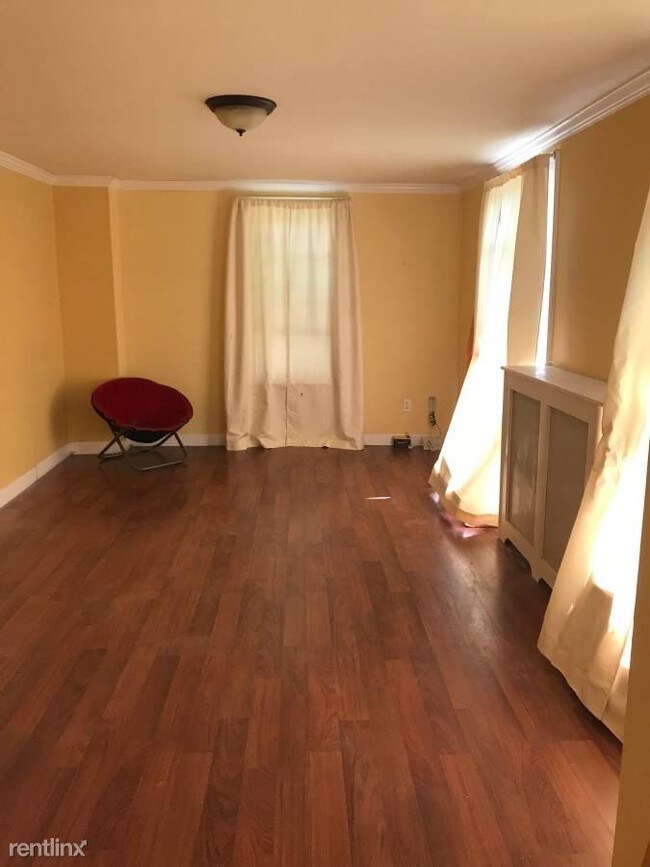 Foto del edificio - 128 Lakeview Ave