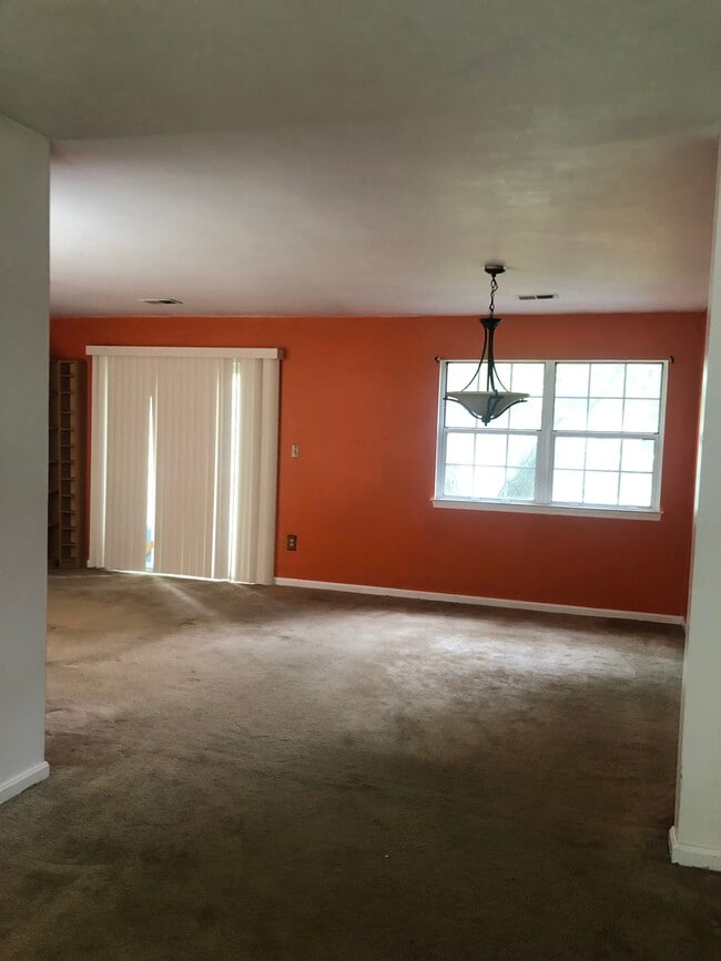 Building Photo - 10703 Cedarwood Dr