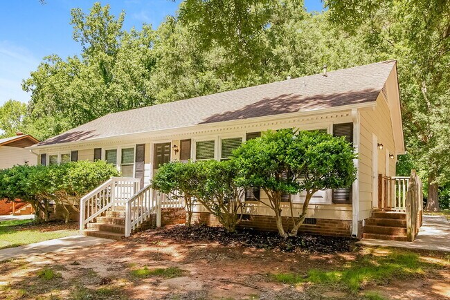 Foto del edificio - 6725 Barrington Dr