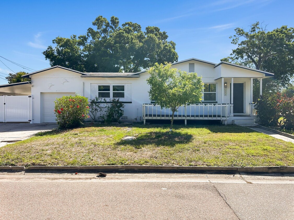 Fully Updated and Move-In Ready St. Pete Home – Minutes to Downtown & Beach - 2bed | 1bath - Fully Updated and Move-In Ready St. Pete Home – Minutes to Downtown & Beach - 2bed | 1bath