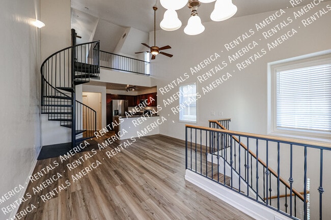 Building Photo - 4057 E Windsor Dr