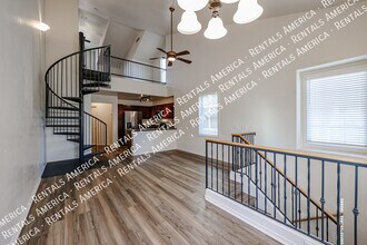 Building Photo - 4057 E Windsor Dr