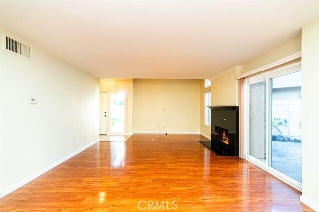 Foto del edificio - 923 Lombard Ct