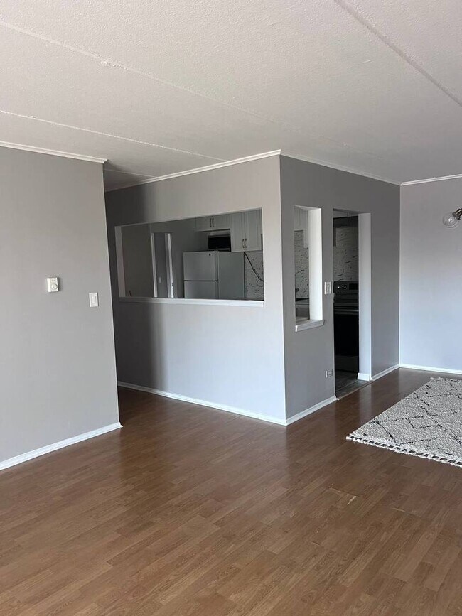 Foto del edificio - 1019 N Boxwood Dr