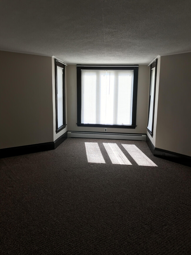 Foto del edificio - 72 Wyoming Ave