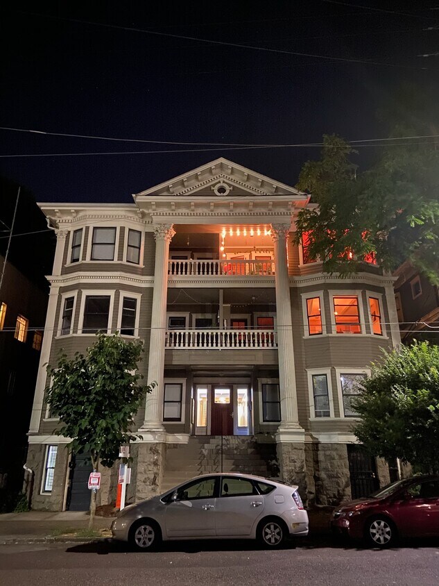 2046 NW Flanders St Unit 31, Portland, OR 97209 Condo for Rent in
