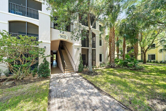 Building Photo - 3022 Alcazar Pl