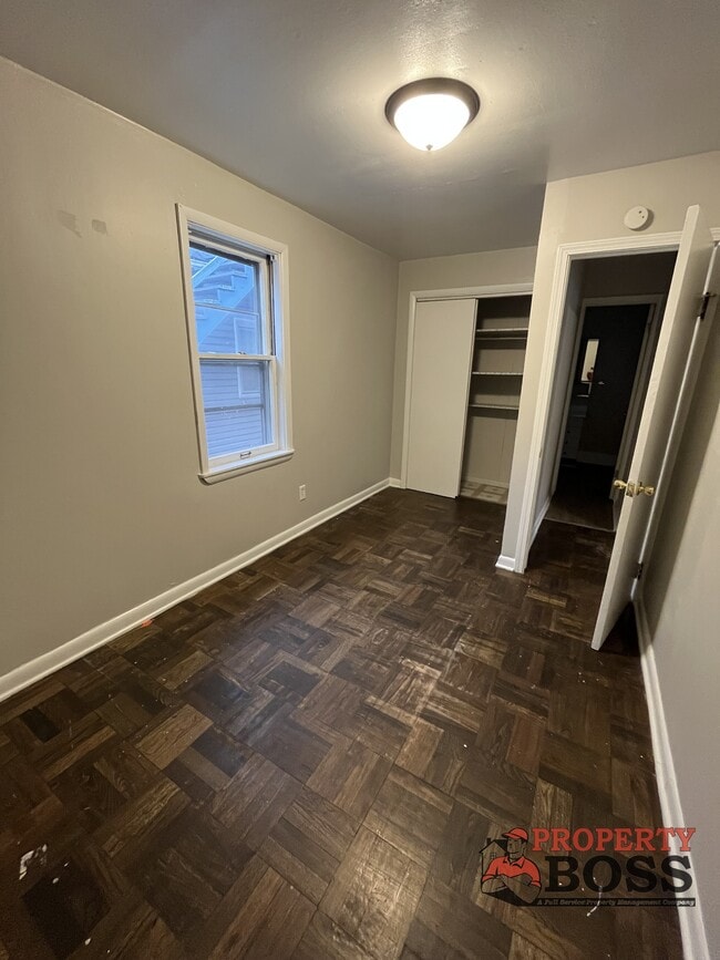 Foto del edificio - 4734 Johnson Ave