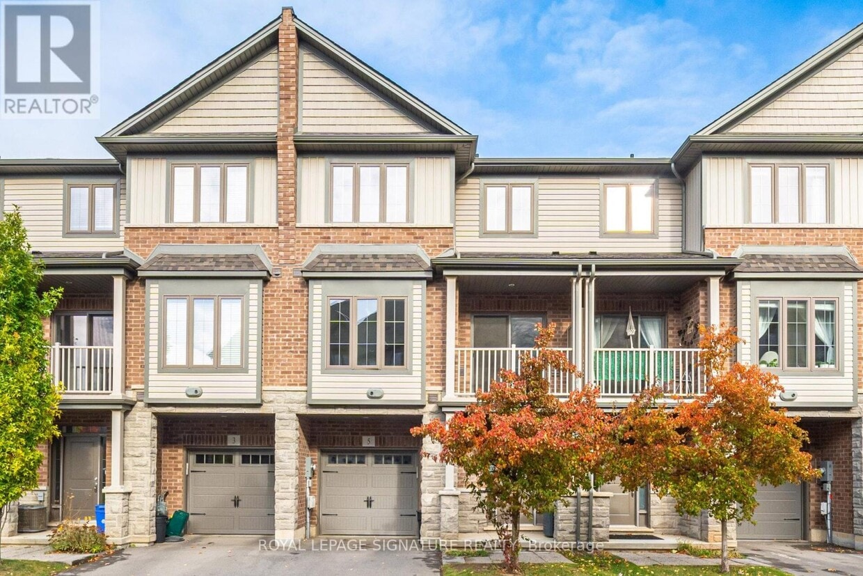 Primary Photo - 5 Ridgeside Ln