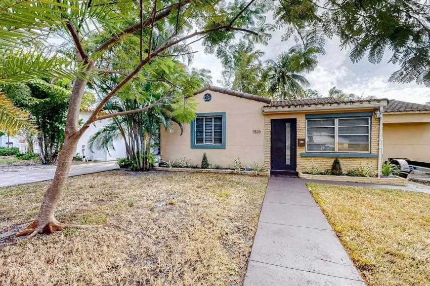 Foto principal - 3 bedroom in Hollywood FL 33020