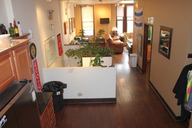 Building Photo - 1631 N Halsted St