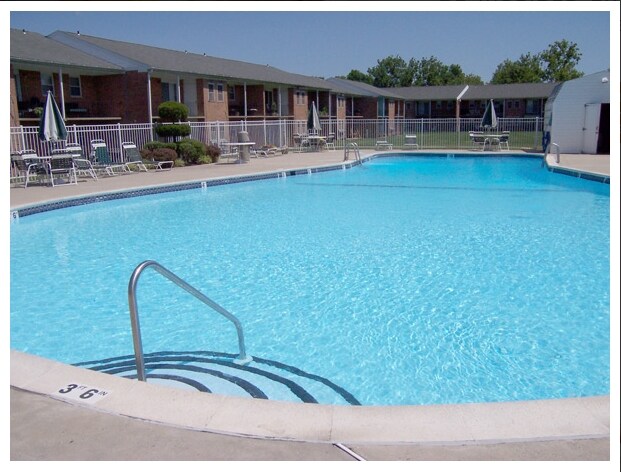 Piscina - Orangewood Apartments