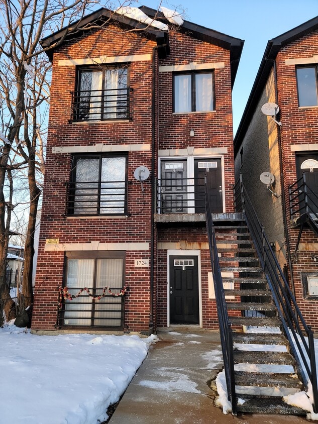 Front Building - 1724 W Edmaire St