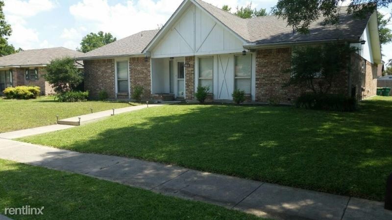 Foto principal - 3 br, 2 bath House - 8814 Deerwood Dr.