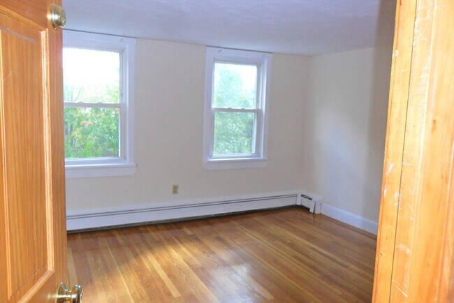 Building Photo - 28 Spring St