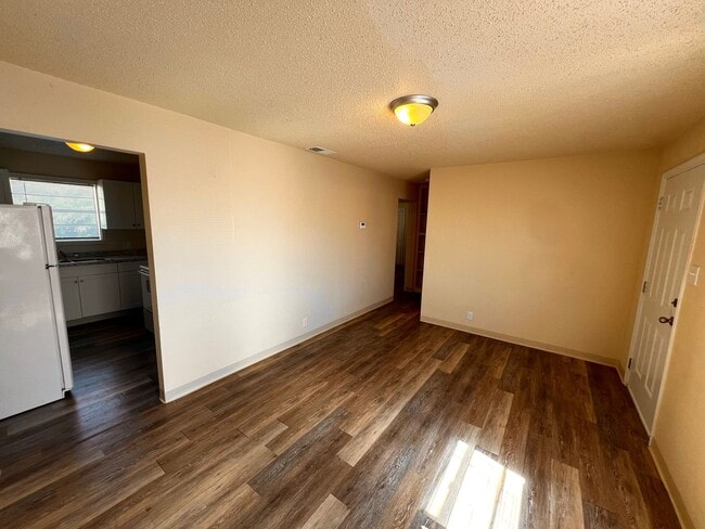 Building Photo - 1550 Arizona Dr