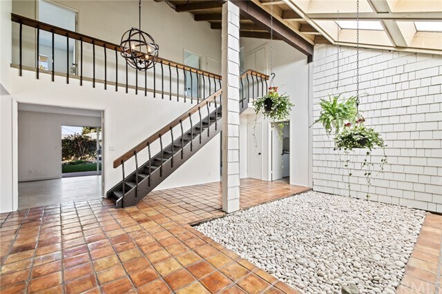 Foto del edificio - 2391 Orchid Hill Pl