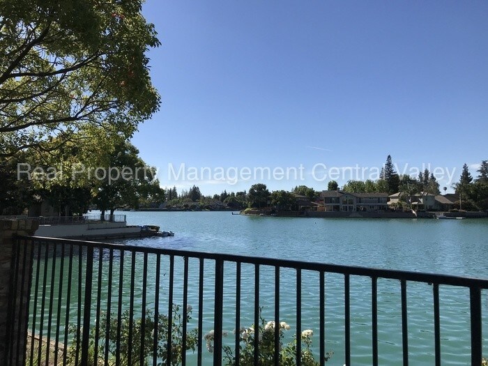 Primary Photo - Stockton Waterfront 4 Bedroom 3 Bath Home