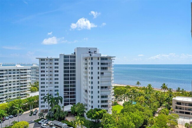 Building Photo - 251 Crandon Blvd