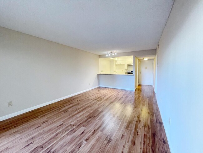 Foto del edificio - 350 S Oakland Ave