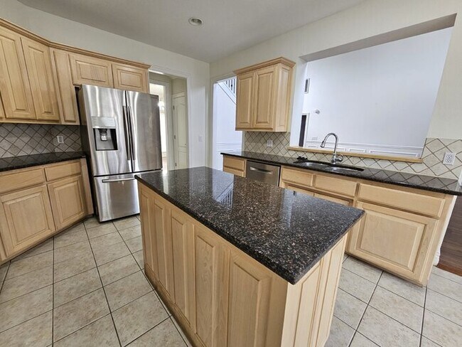 Foto del edificio - "Spacious 4-Bed Oasis with 3.5 Baths in Be...