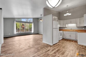 Building Photo - 7217 Foxridge Cir