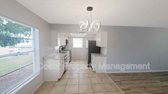Foto del edificio - 4508 86th St W