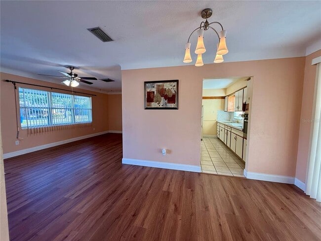 Foto del edificio - 6700 17th Ln N