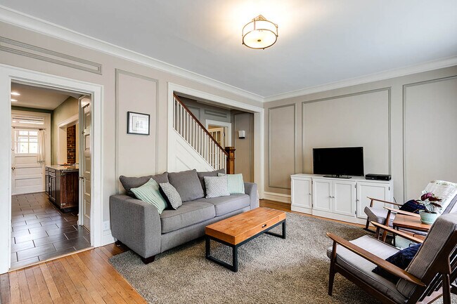 Foto del edificio - 8 N Sheppard St