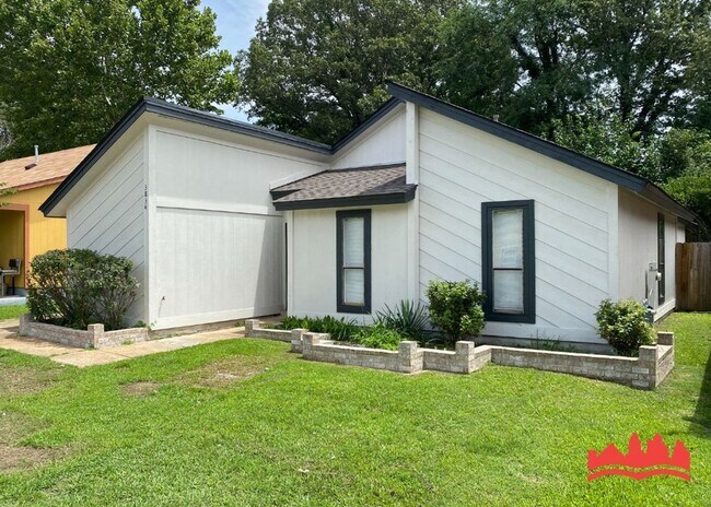 Foto del edificio - 3834 Cedar Path Dr