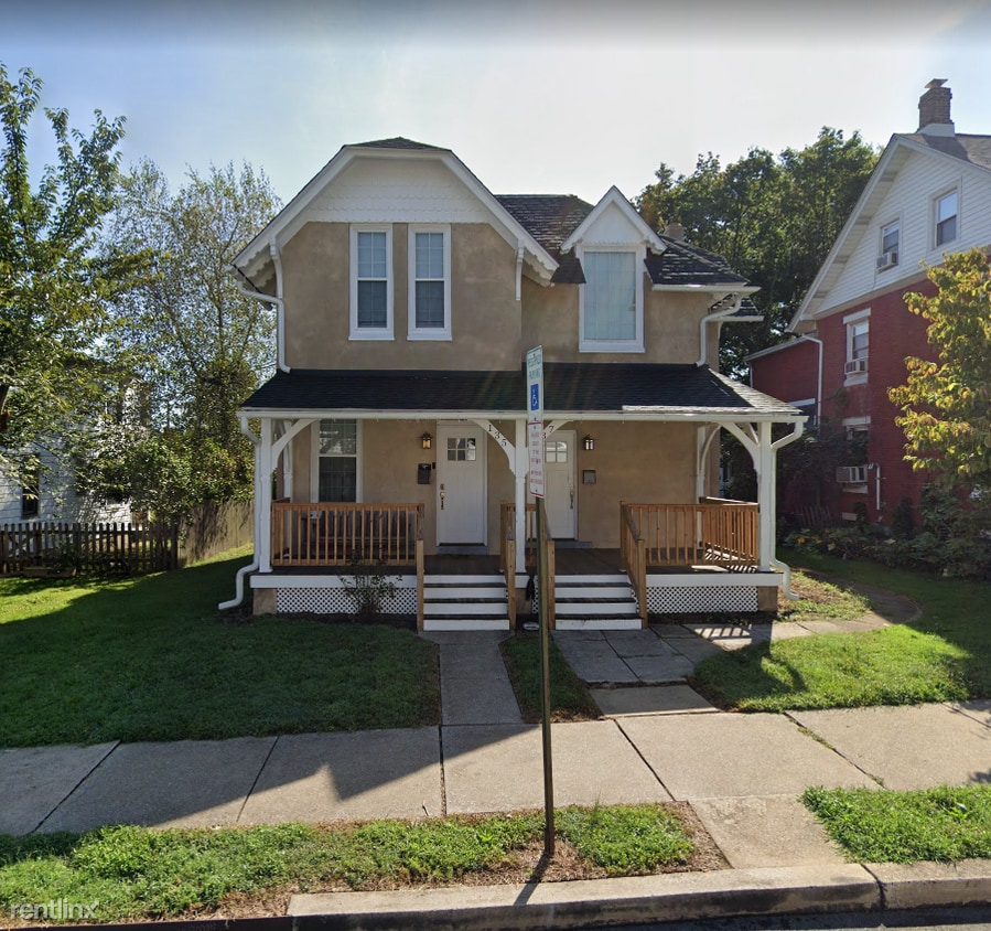 2 br, 1 bath House 137 South Spruce Street House Rental in