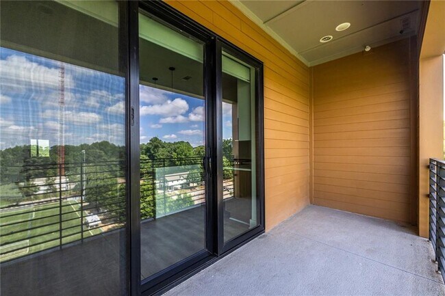 Foto del edificio - 112 Rogers St NE