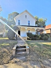 Building Photo - 613 3rd Ave SW