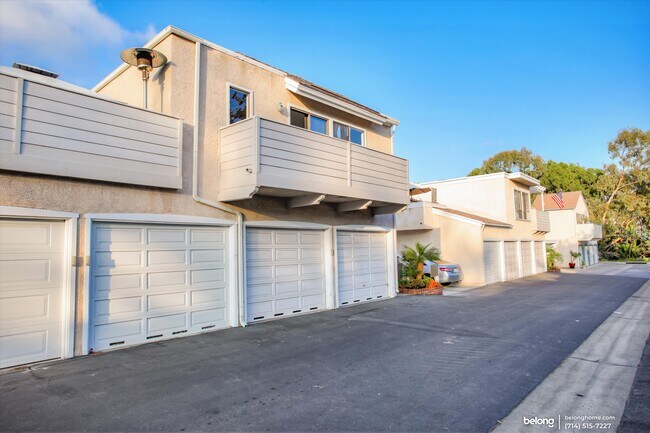 Building Photo - 24095 Vista Corona