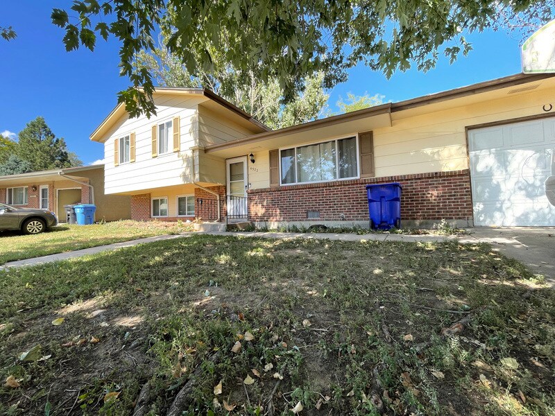 Foto del edificio - 4322 Driftwood Dr