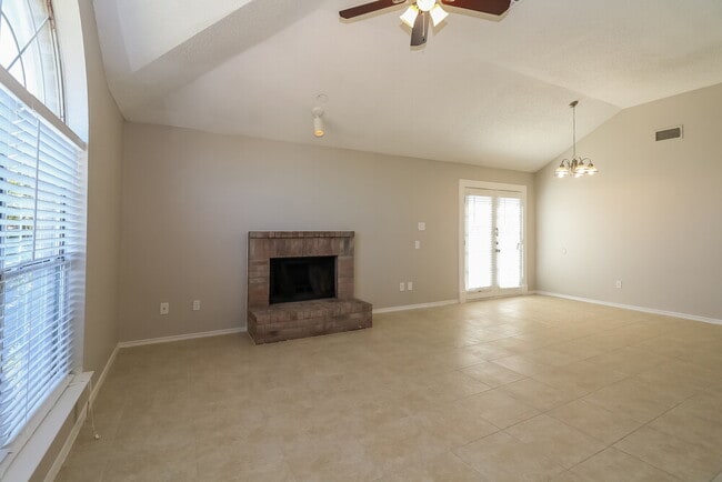 Foto del edificio - 1521 Becky Ln
