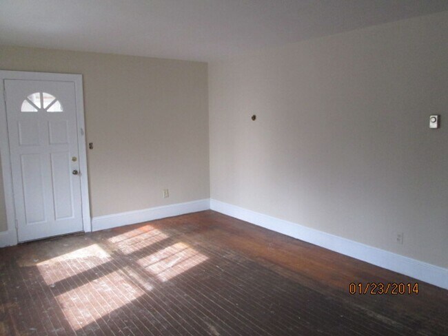 Foto del edificio - 3 bedroom home on 5 acres