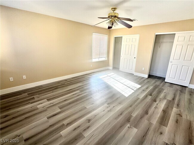 Building Photo - 8174 Amphora St